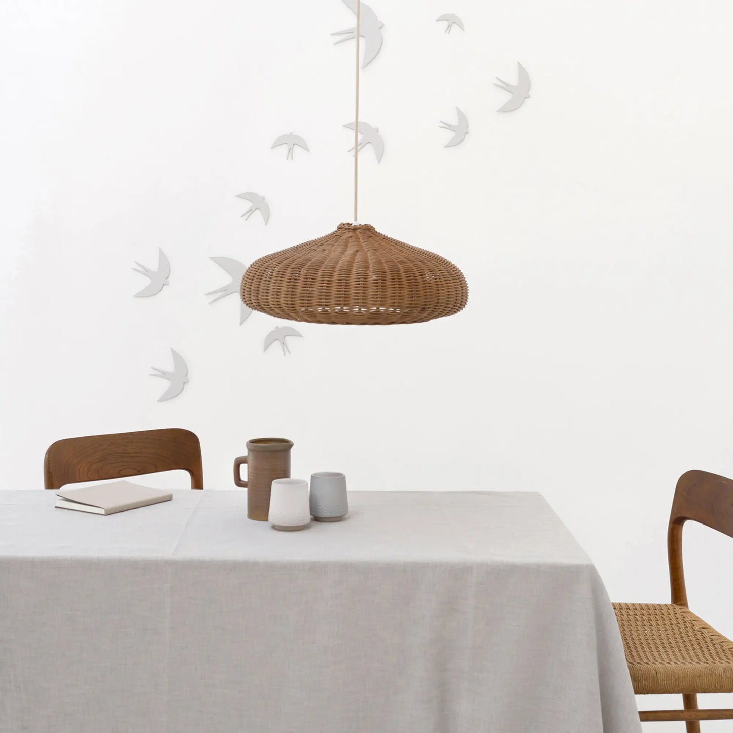 Jurianne Matter | Wanddecoratie van Papieren vogels Sverm | Set van 3 | Lichtgrijs | Conceptstore Sisällä