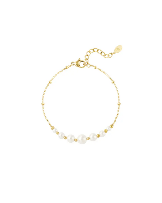 Yehwang | Gouden armband met ronde, witte parels | Conceptstore Sisalla